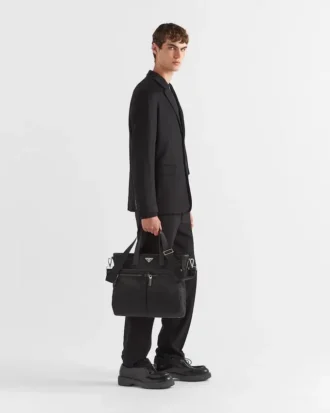 Tote-väska i Re-Nylon och Saffiano-läder Tote-väska i Re-Nylon och Saffiano-läder