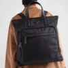 Tote-väska i Re-Nylon och Saffiano-läder Tote-väska i Re-Nylon och Saffiano-läder