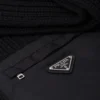 Ullhalsduk med ficka i Re-Nylon Gabardine Ullhalsduk med ficka i Re-Nylon Gabardine