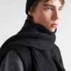 Ullhalsduk med ficka i Re-Nylon Gabardine Ullhalsduk med ficka i Re-Nylon Gabardine